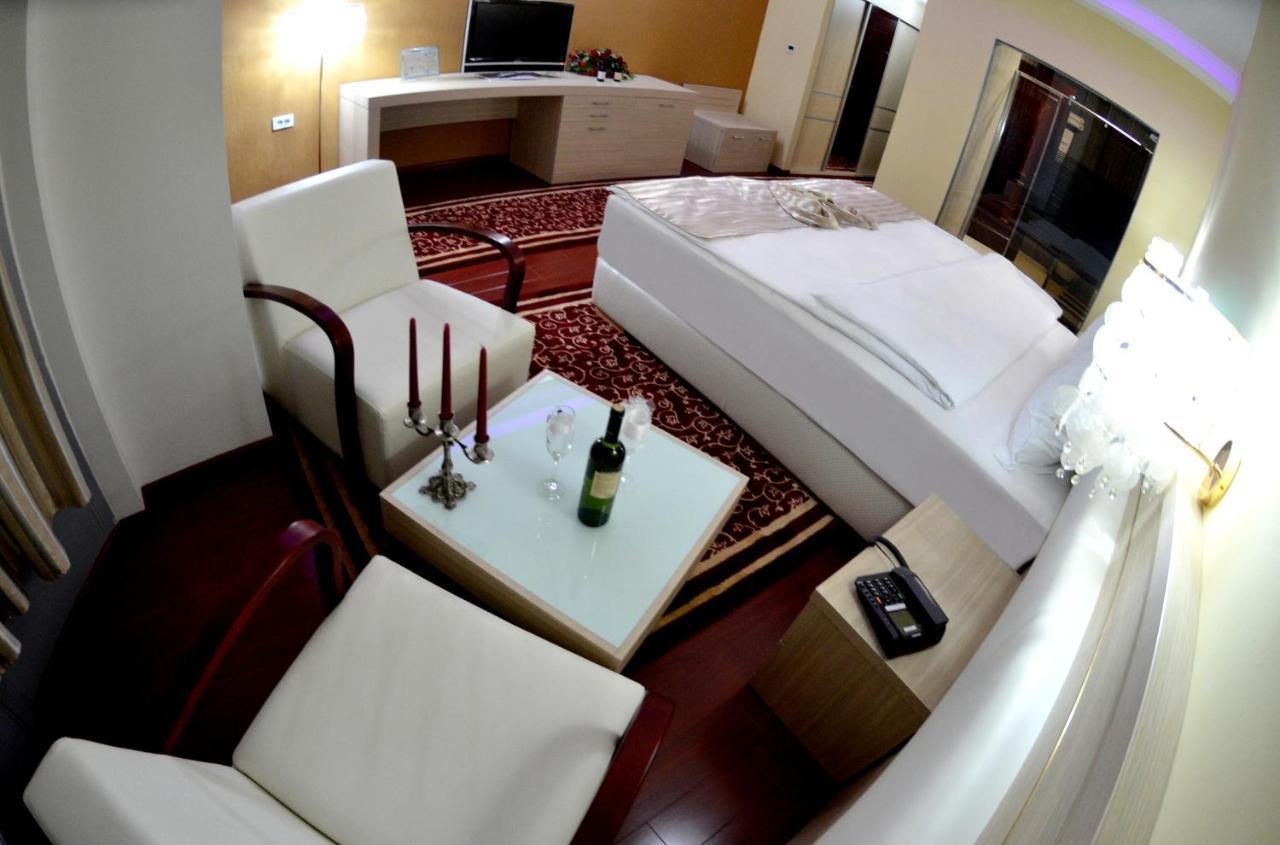 Hotel New Star Скопье Экстерьер фото