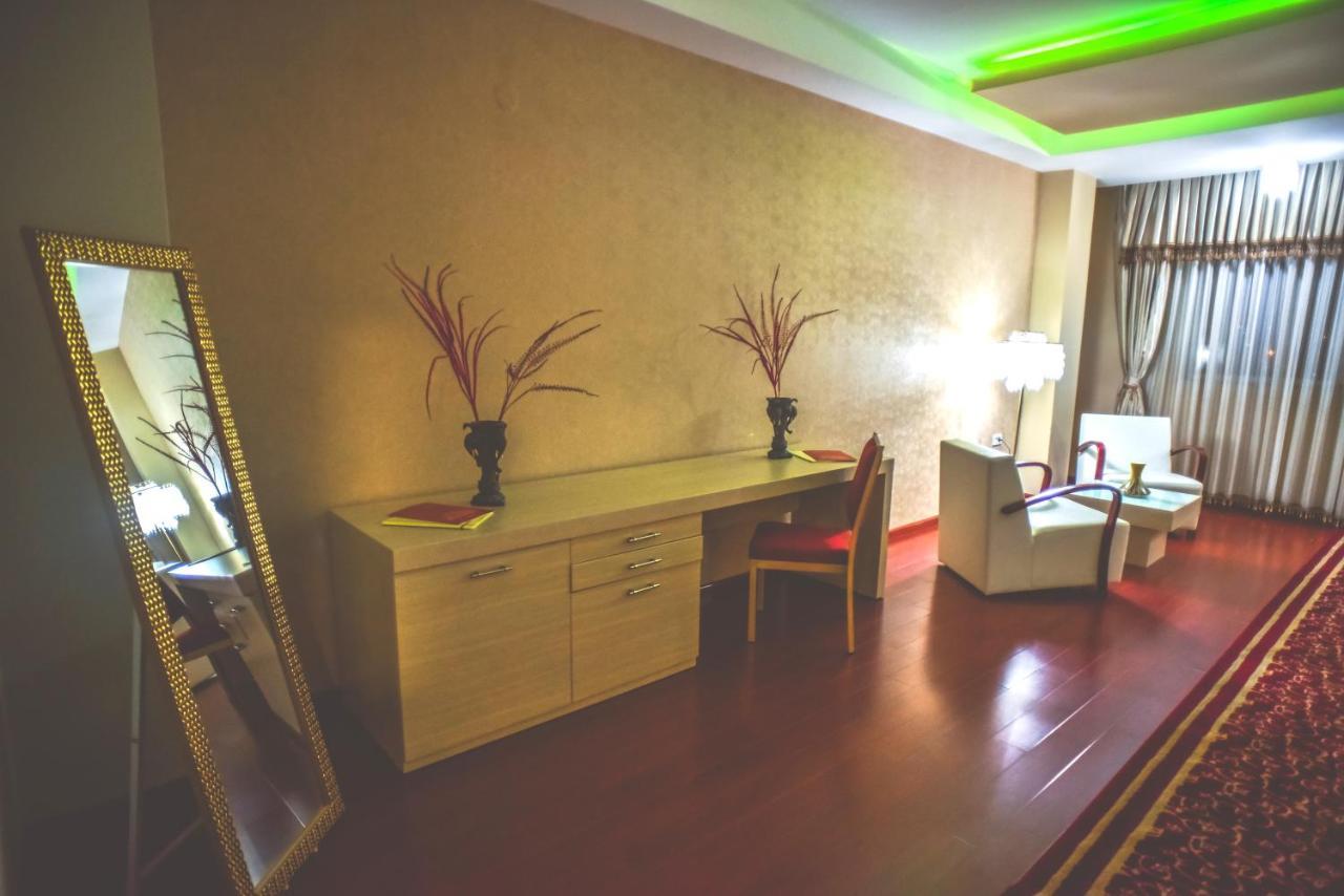 Hotel New Star Скопье Экстерьер фото