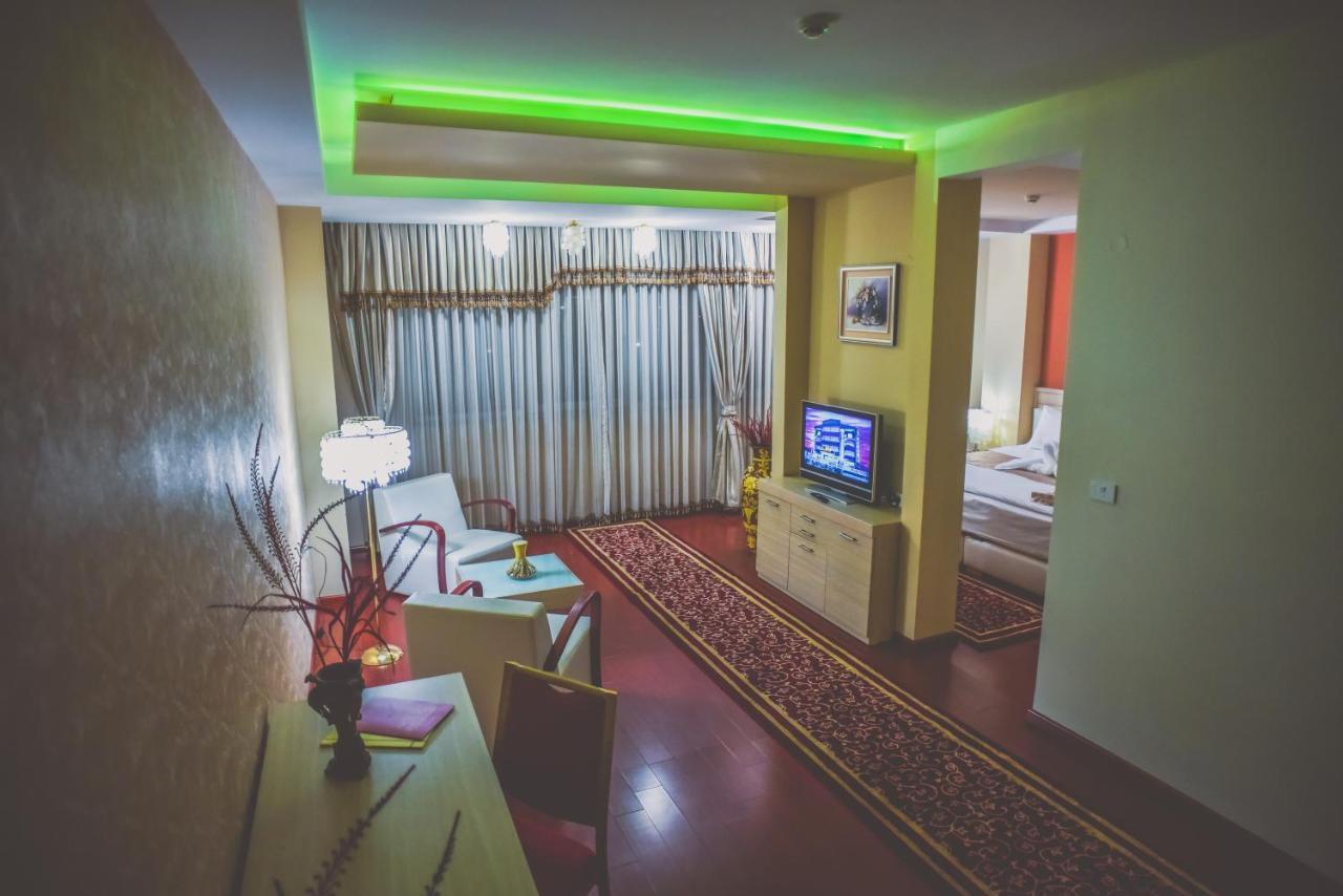 Hotel New Star Скопье Экстерьер фото